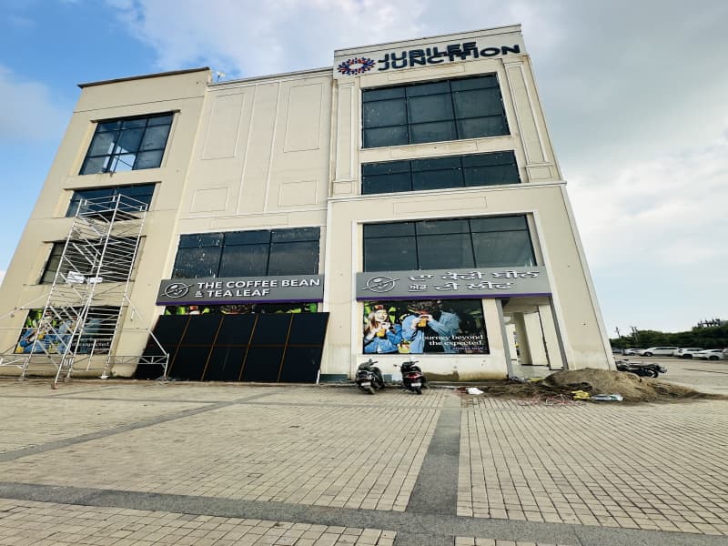 Jubilee Junction, Sector 66 Mohali - Showroom 18 x 90 — photo 1